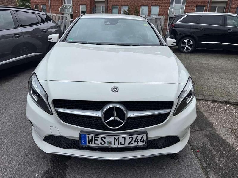 Gebraucht Mercedes A180 122 PS (89 kW) 2017 Weiß Kleinwagen