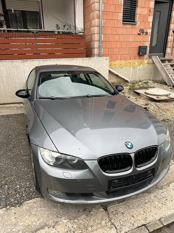 Gebraucht BMW 330 272 PS (200 kW) 2007 Grau Coupé