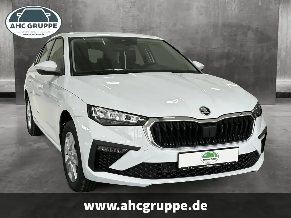 Gebraucht Skoda Scala Essence 116 PS (85 kW) 2025 Weiss Kleinwagen
