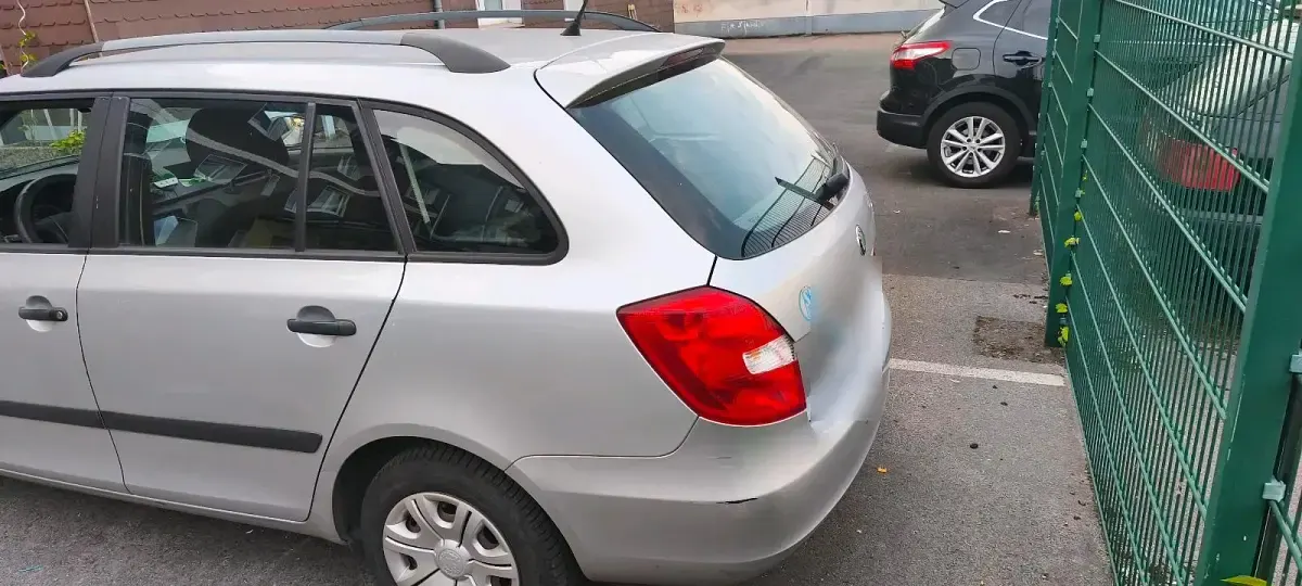 Gebraucht Skoda Fabia 67 PS (49 kW) 2010 Silber Kombi