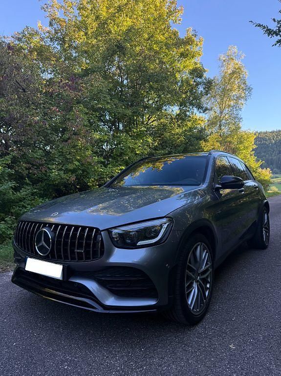 Grau Gebraucht 2021 Mercedes GLC43 AMG AMG SUV | 58.000 € (Teuer) - Bild 1/4