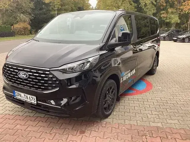 Gebraucht Ford Tourneo Custom Titanium 136 PS (100 kW) 2024 Schwarz Van