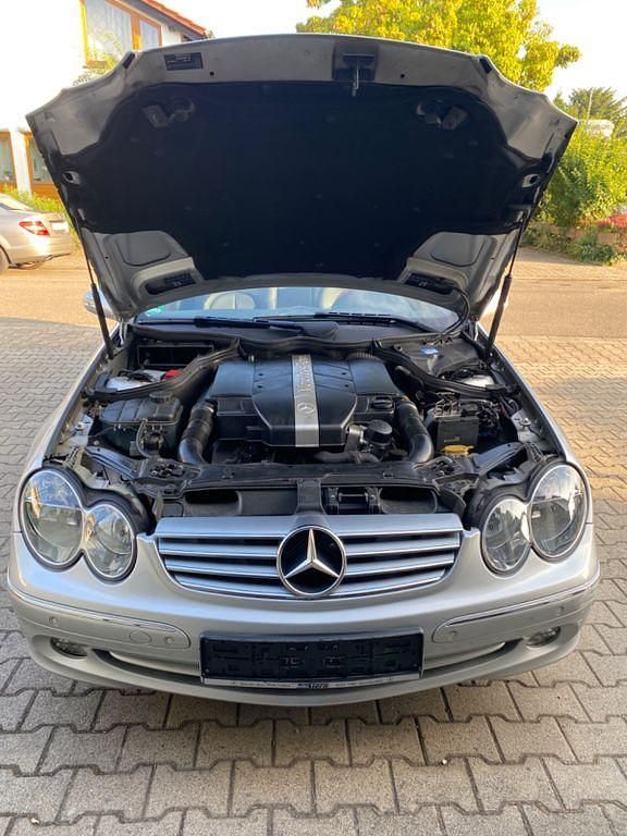 Silber Gebraucht 2002 Mercedes CLK320 Avantgarde Coupé | 13.400 € (Teuer) - Bild 1/4