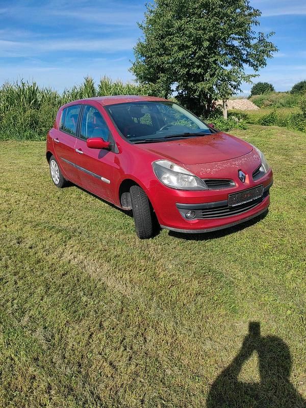 Orange Gebraucht 2007 Renault Clio III Rip Curl Limousine | 1.450 € - Bild 1/4