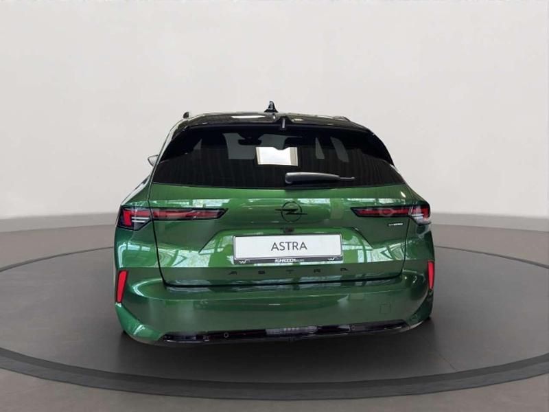 Neu Opel Astra Ultimate 145 PS (106 kW) 2026 Grün Kombi