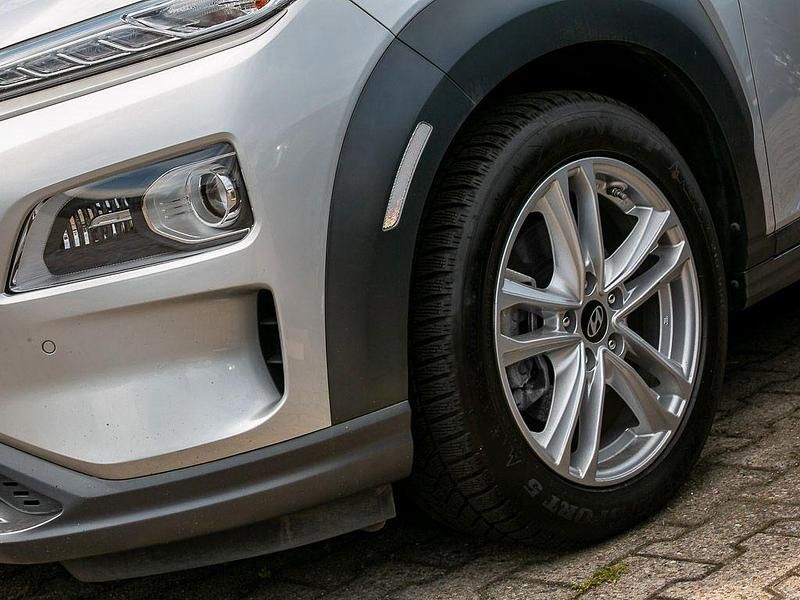 Gebraucht Hyundai Kona Premium 150 kW (204 PS) 2021 Silber SUV