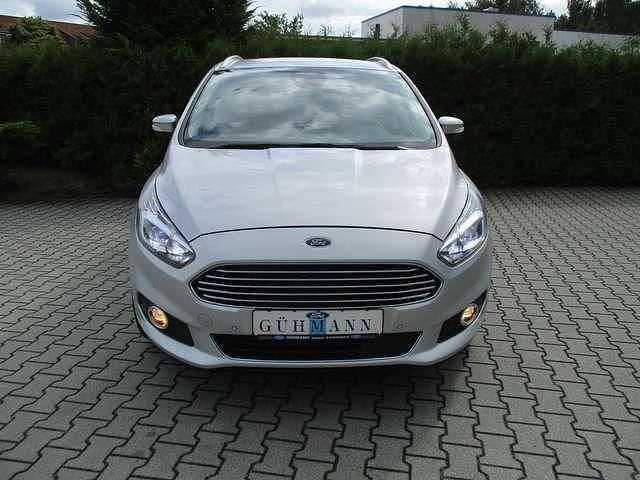Gebraucht Ford S-MAX Titanium 190 PS (139 kW) 2018 Polarsilber Van / Kleinbus