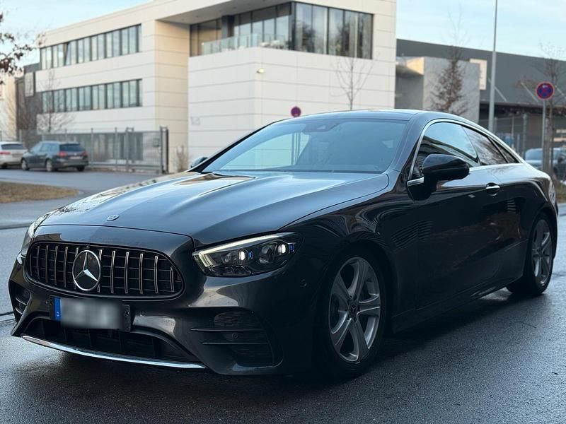 Gebraucht Mercedes E220 AMG line 194 PS (142 kW) 2021 Grau Coupé