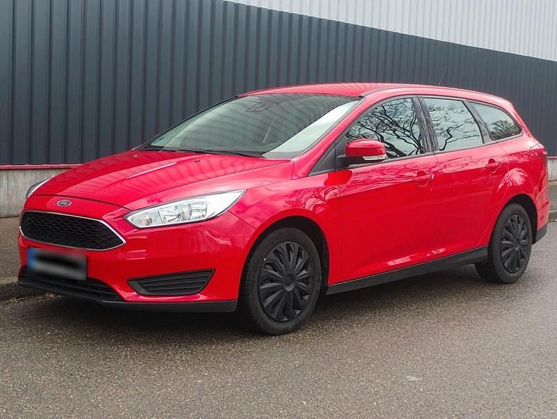 Gebraucht Ford Focus 101 PS (74 kW) 2018 Rot Kombi