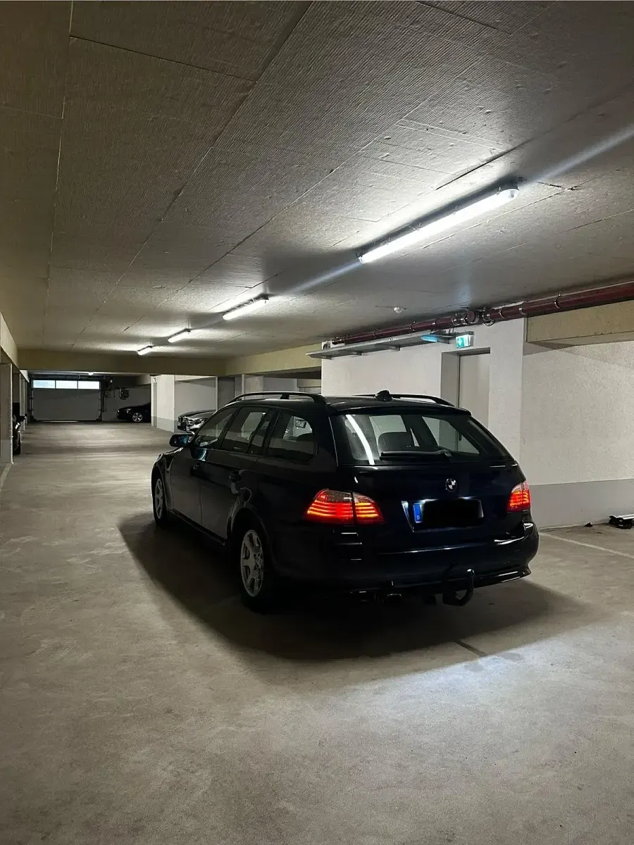 Gebraucht BMW 520 177 PS (130 kW) 2008 Schwarz Kombi