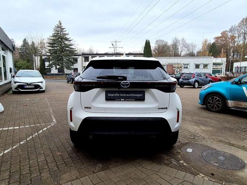 Gebraucht Toyota Yaris Hybrid Team 92 PS (67 kW) 2024 Weiß Kleinwagen