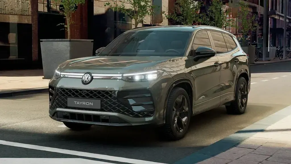 Neu VW Tayron R-line 150 PS (110 kW) 2026 Grün SUV