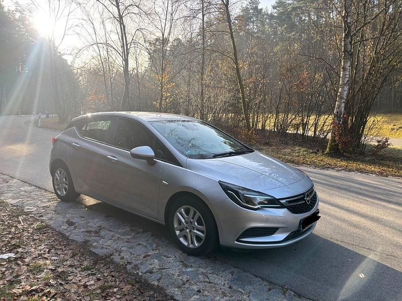 Gebraucht Opel Astra 136 PS (100 kW) 2016 Silber Limousine