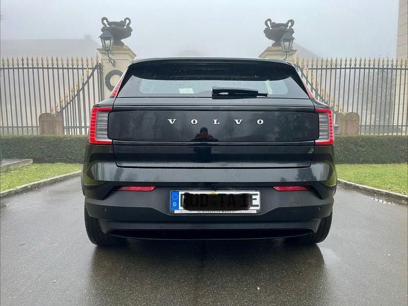 Gebraucht Volvo EX30 Core 200 kW (272 PS) 2024 Schwarz SUV