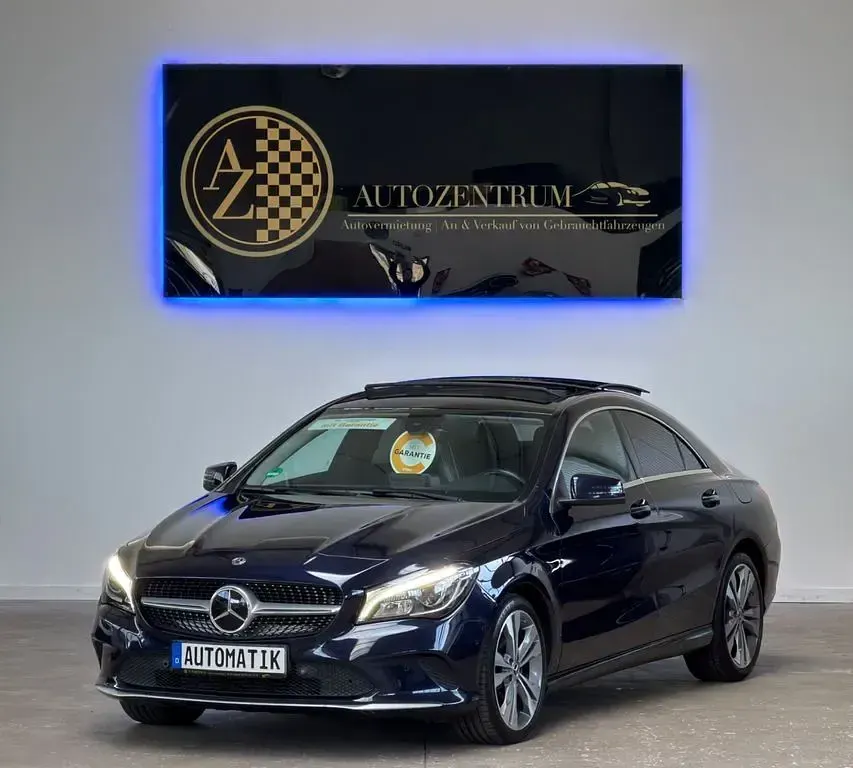 Gebraucht Mercedes CLA220 170 PS (125 kW) 2018 Cavansitblau Coupé