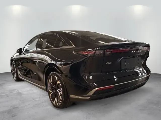 Neu Mazda 6e 189 kW (258 PS) 2026 Schwarz Limousine