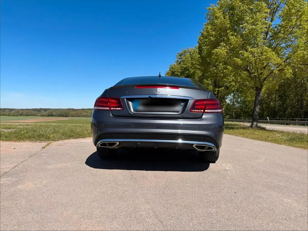 Gebraucht Mercedes E350 306 PS (225 kW) 2026 Grau Limousine