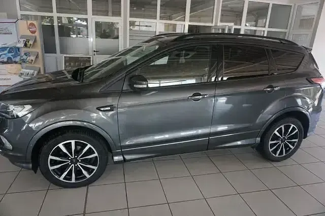 Gebraucht Ford Kuga ST-Line 150 PS (110 kW) 2019 Grau SUV