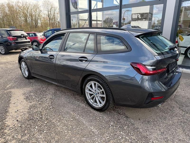 Gebraucht BMW 320e 163 PS (119 kW) 2022 Grau Kombi