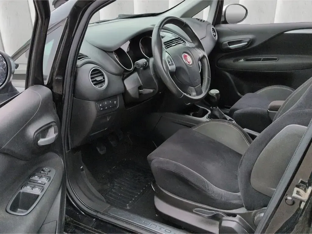 Gebraucht Fiat Punto Sport 135 PS (99 kW) 2012 Schwarz Kleinwagen