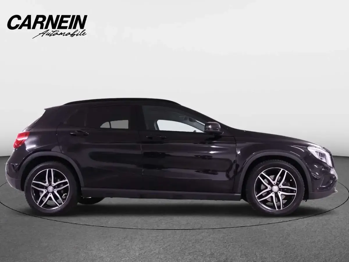 Gebraucht Mercedes GLA250 211 PS (155 kW) 2014 Kosmosschwarz SUV
