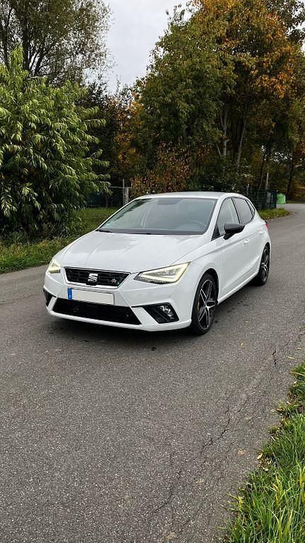 Weiß Gebraucht 2019 Seat Ibiza FR Limousine | 15.600 € (Fairer Preis) - Bild 1/4