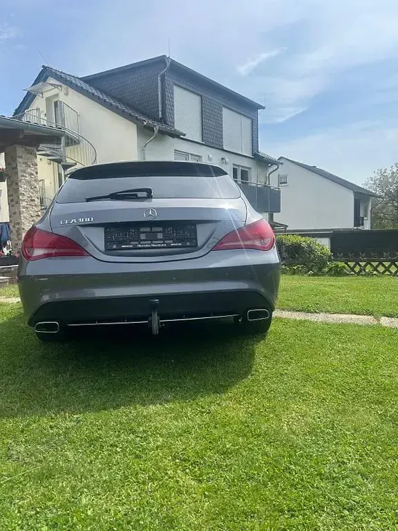 Gebraucht Mercedes CLA180 122 PS (89 kW) 2016 Grau Limousine