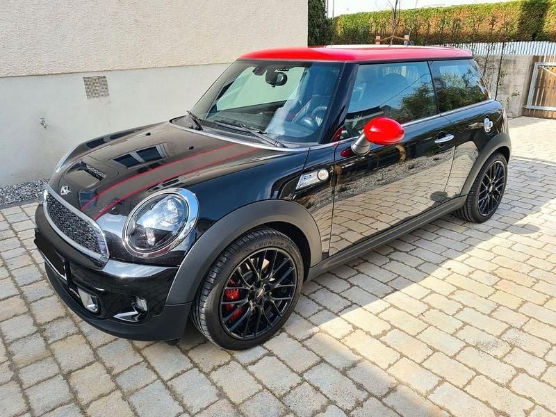 Schwarz Gebraucht 2011 Mini John Cooper Works Kleinwagen | 14.700 € (Fairer Preis) - Bild 1/4