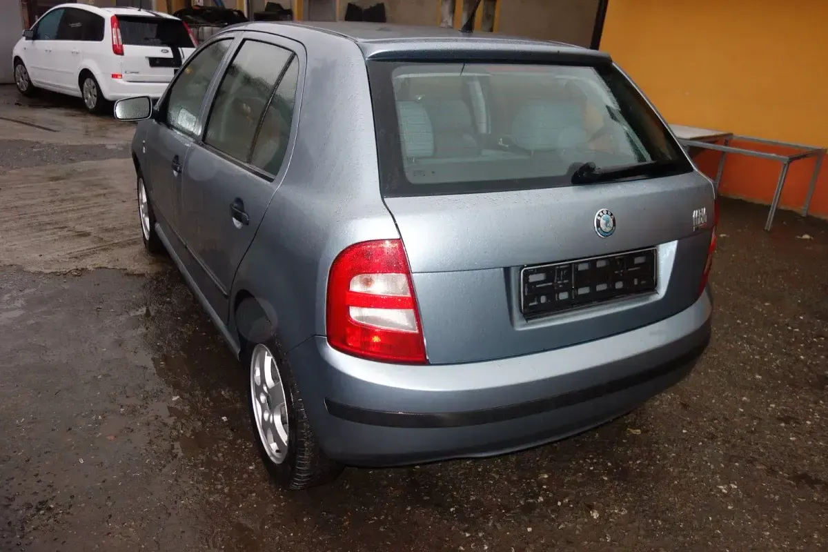 Gebraucht Skoda Fabia Comfort 101 PS (74 kW) 2002 Grau Limousine