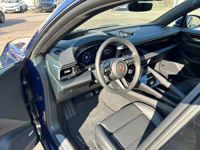 Gebraucht Porsche Macan 300 kW (408 PS) 2024 Enzianblaumetallic SUV