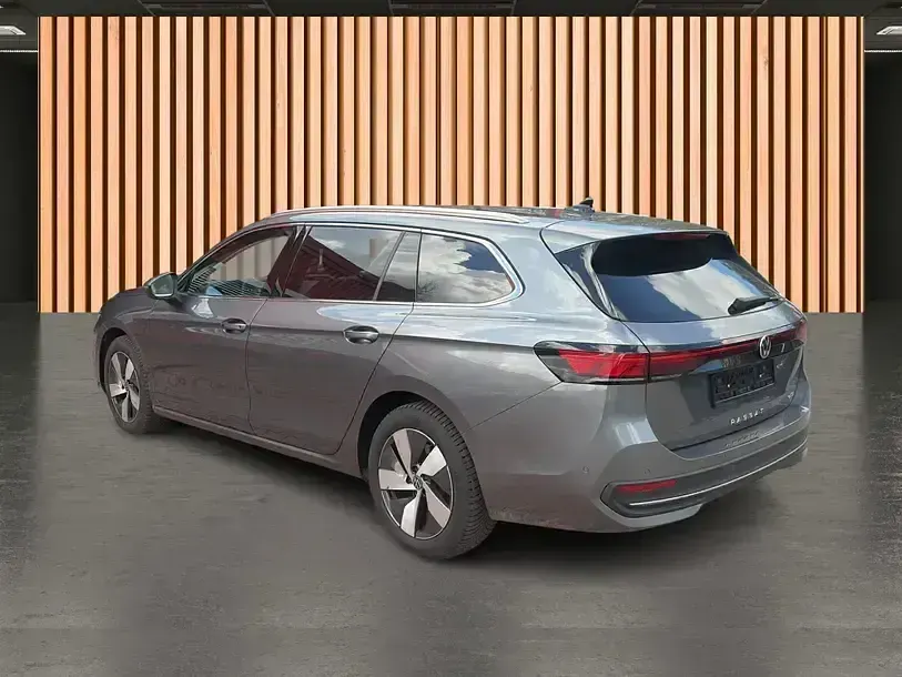 Second-hand VW Passat 150 CP (110 kW) 2025 Gri Break