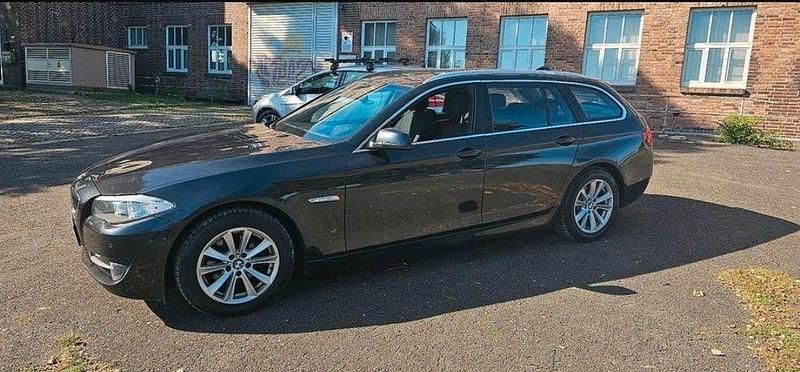 Gebraucht BMW 520 184 PS (135 kW) 2012 Schwarz Kombi