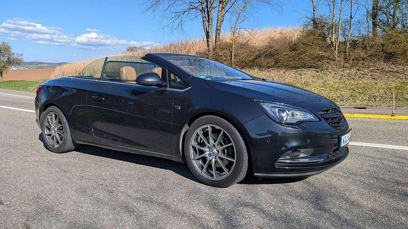 Usata Opel Cascada 165 CV (121 kW) 2013 Nero Cabrio