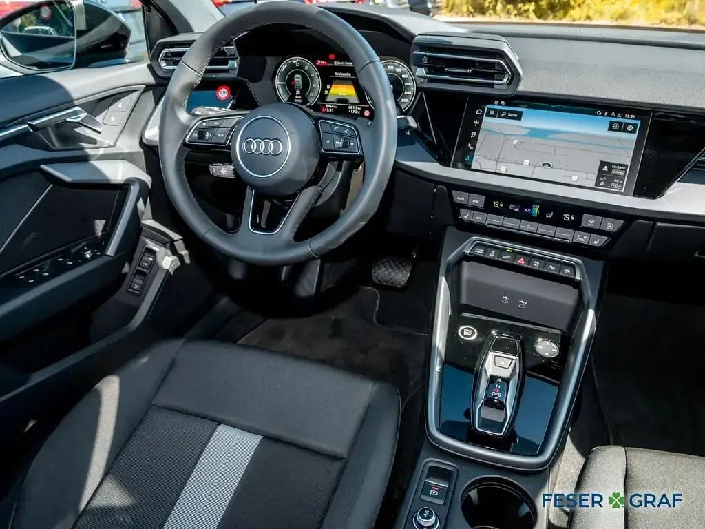 Używany Audi A3 e-tron Ambiente 204 KM (150 kW) 2025 Czarny Hatchback