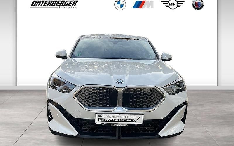 Gebraucht BMW iX2 Shadowline 150 kW (204 PS) 2024 Weiß SUV