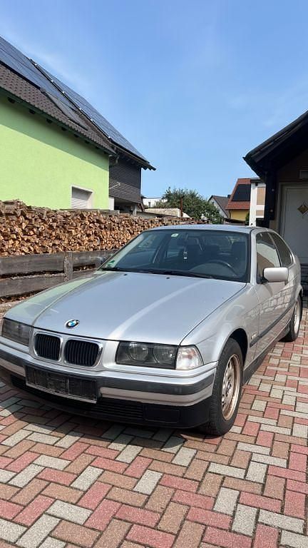 Silber Gebraucht 1998 BMW 316 Compact Kleinwagen | 900 € (Superpreis) - Bild 1/4