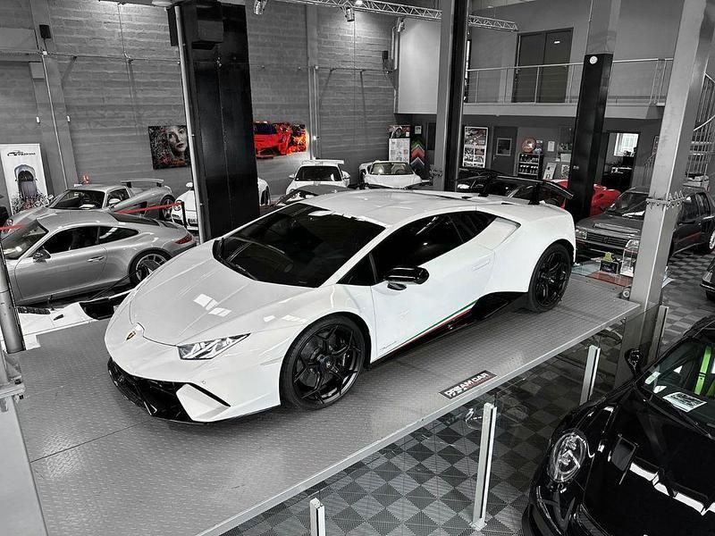 Weiß Gebraucht 2018 Lamborghini Huracán | 292.000 € (Fairer Preis) - Bild 1/4