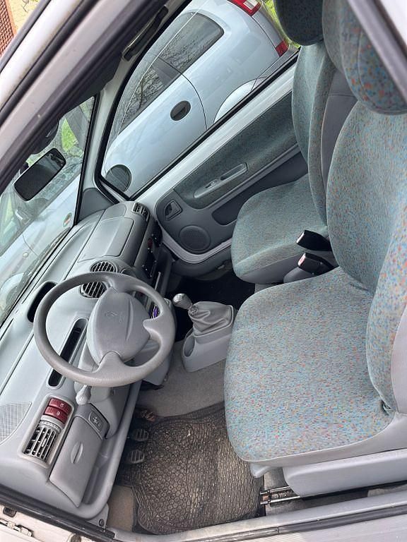 Usata Renault Twingo 58 CV (42 kW) 2003 Bianco Utilitaria