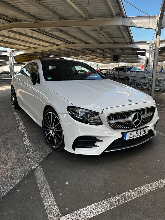 Weiß Gebraucht 2019 Mercedes E400 Coupé | 39.999 € (Guter Preis) - Bild 1/4