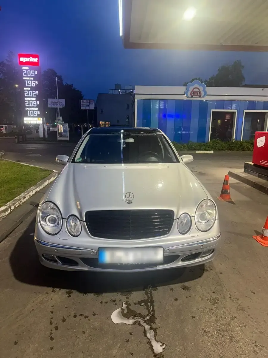 Gebraucht Mercedes E350 272 PS (200 kW) 2005 Silber Limousine