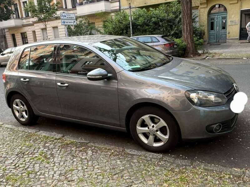 Grau Gebraucht 2011 VW Golf VI Match Limousine | 5.000 € (Fairer Preis) - Bild 1/4