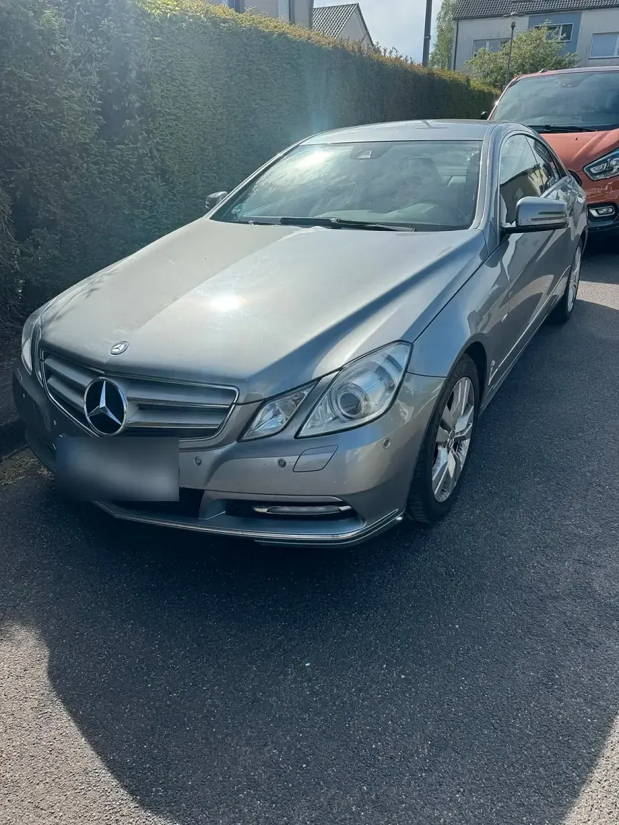 Gebraucht Mercedes E350 265 PS (194 kW) 2011 Silber Coupé