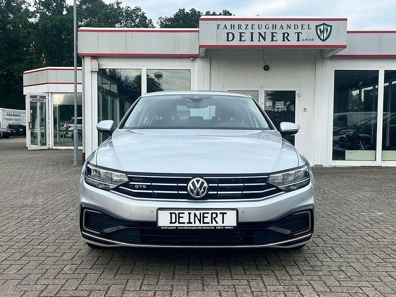 Second-hand VW Passat GTE 218 CP (160 kW) 2020 Argintiu Berlinǎ
