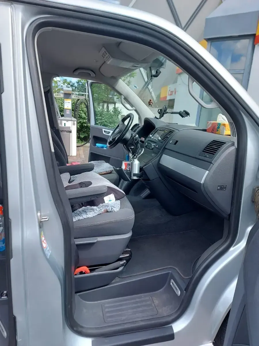 Gebraucht VW Multivan 140 PS (102 kW) 2015 Silber Van / Kleinbus