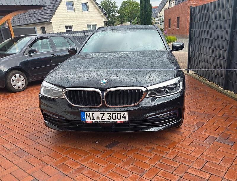 Schwarz Gebraucht 2018 BMW 530 Performance Kombi | 27.900 € (Etwas zu teuer) - Bild 1/4