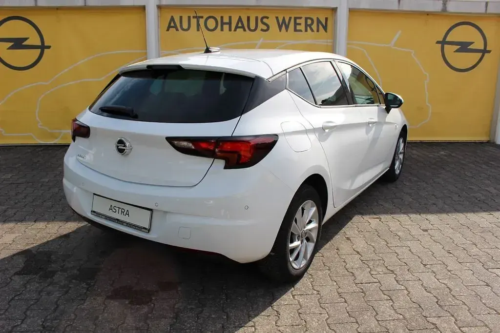 Gebraucht Opel Astra 125 PS (91 kW) 2018 Weiß Limousine