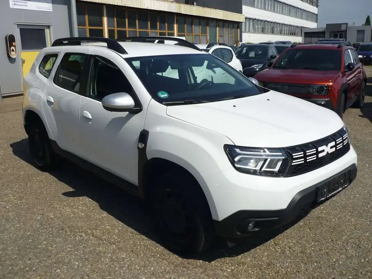 Gebraucht Dacia Duster Extreme 131 PS (96 kW) 2023 Sandstone beigemetallic SUV