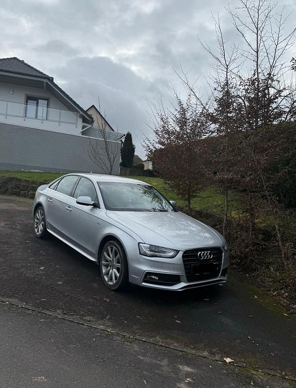 Gebraucht Audi A4 S-Line 150 PS (110 kW) 2014 Silber Limousine