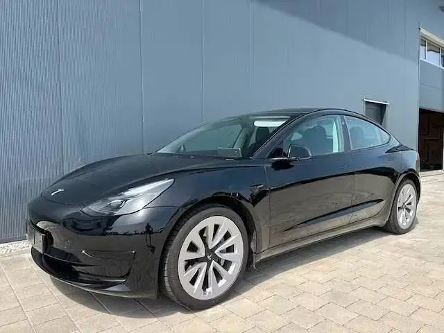 Usata Tesla Model 3 Standard Range Plus 77 kW (105 CV) 2022 Nero Berlina
