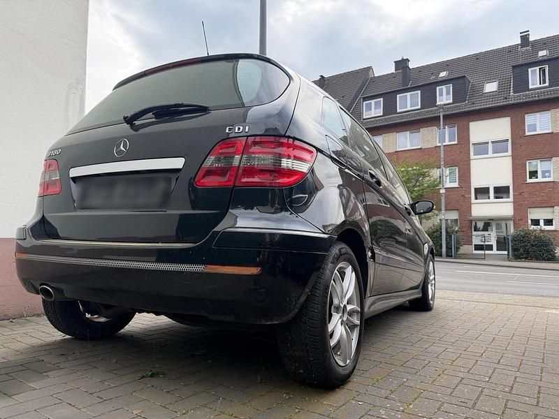 Gebraucht Mercedes B180 109 PS (80 kW) 2007 Schwarz Van / Kleinbus
